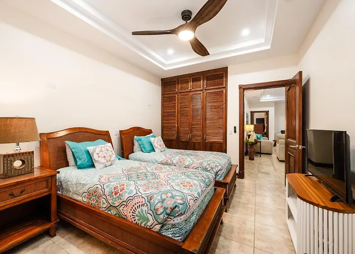 Beachfront Easy Access, Security & Cameras