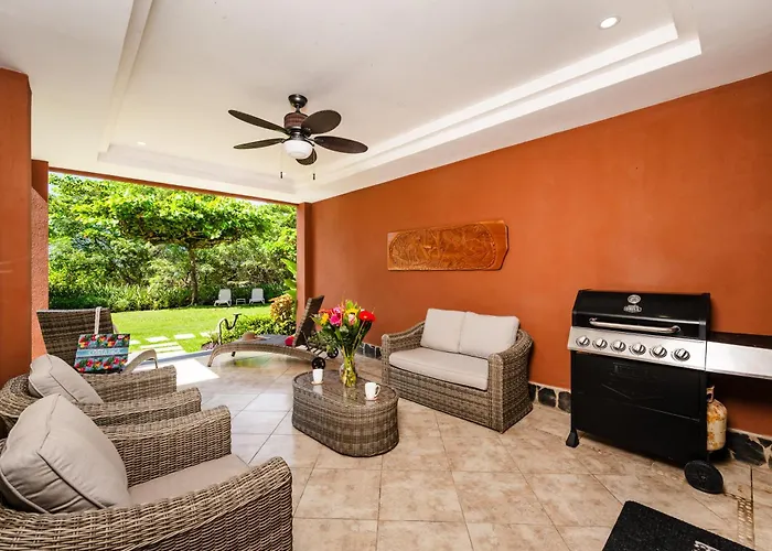 Beachfront Easy Access, Security & Cameras Apartahotel